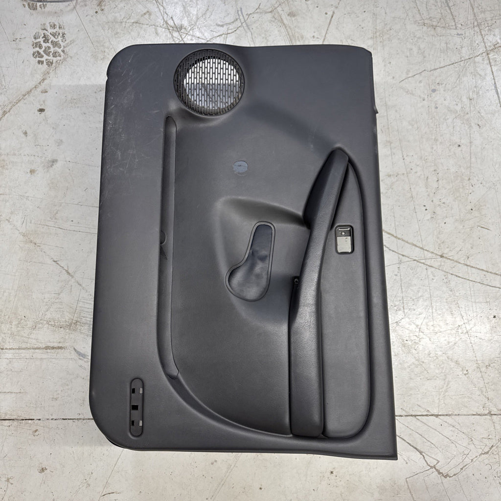 2003-2007 Silverado Sierra RH Manual Window Door Panel 15188272 OEM